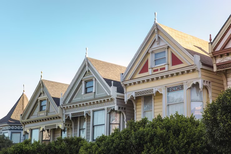 imgi_30_trees-near-white-houses_417767-97